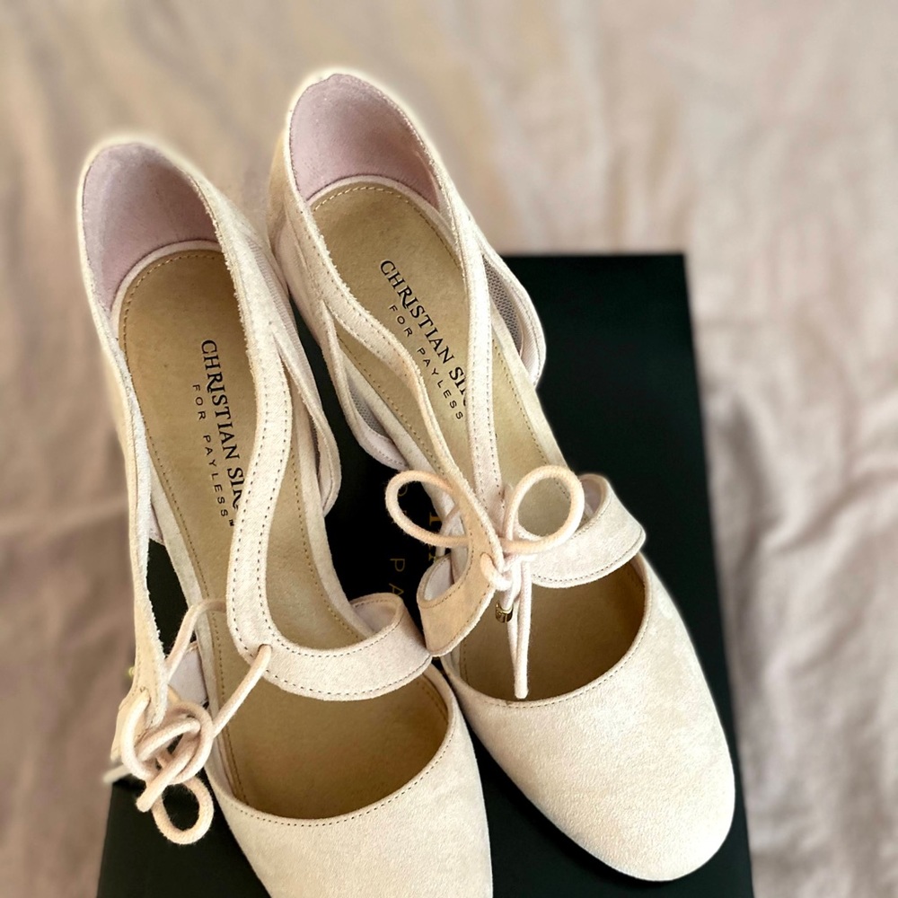 Pink rose high heel shoes